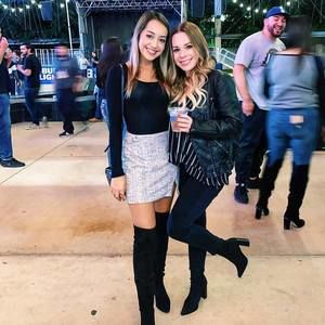 Meet your Posher, Carli